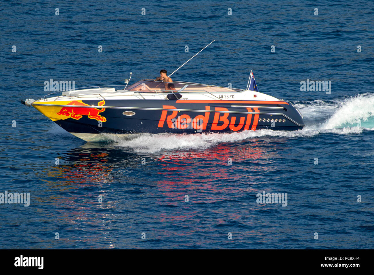 Red Bull Schnellboot 33 am Villefrance, Nizza Stockfoto
