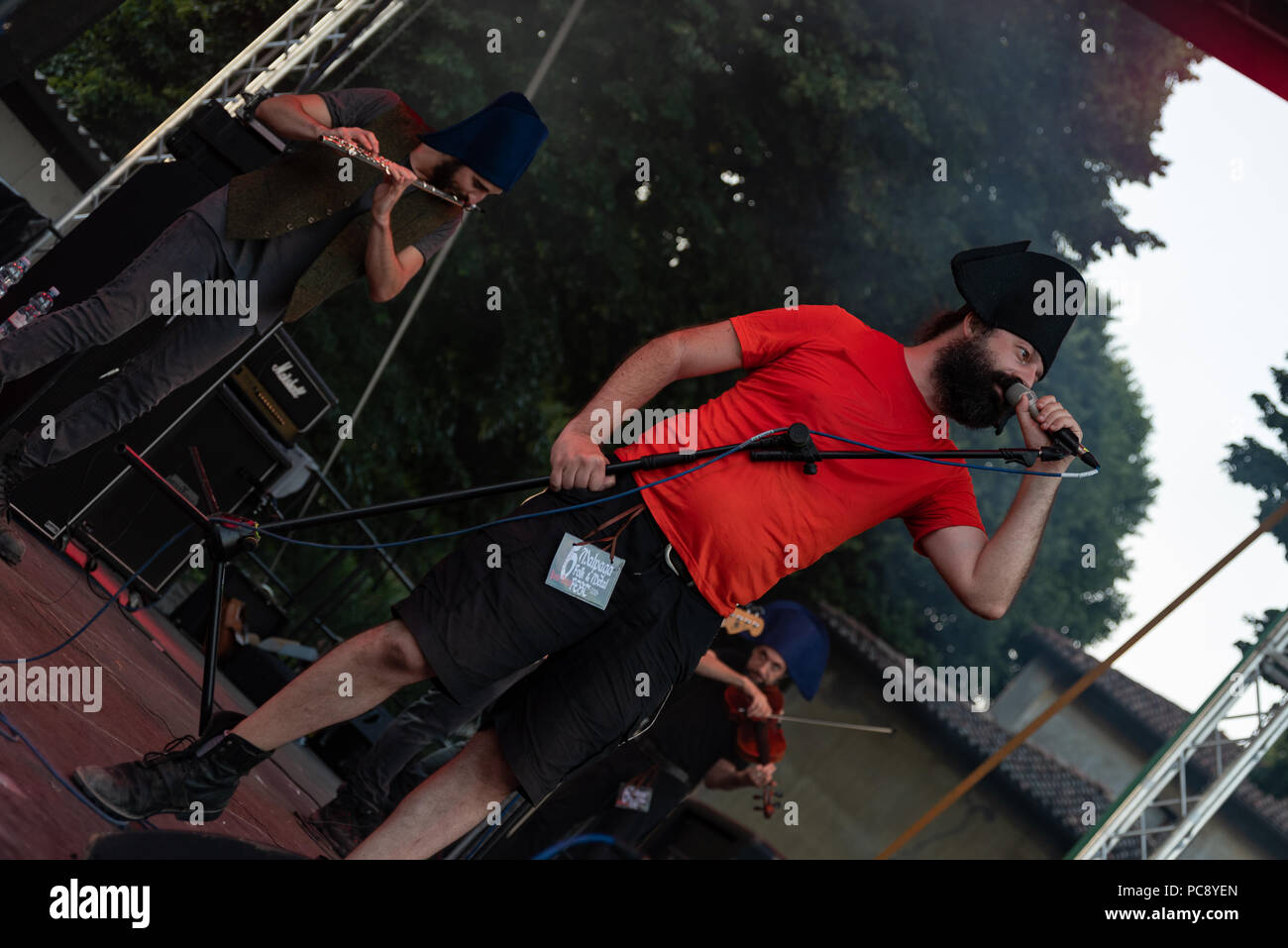 Bergamo, Italien - 29. Juli 2018: Die italienischen Folk Rocker band KALEVALA HMS führt an 6 Folk und Metal Fest von Malpaga (BG). Brambilla Simone Live Stockfoto