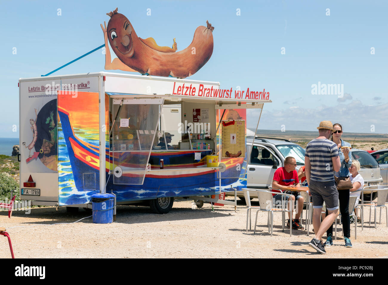 Die berühmten, letzte Bratwurst vor Amerika, stand auf dem Kap Vincent an der Algarve in Portugal. Stockfoto