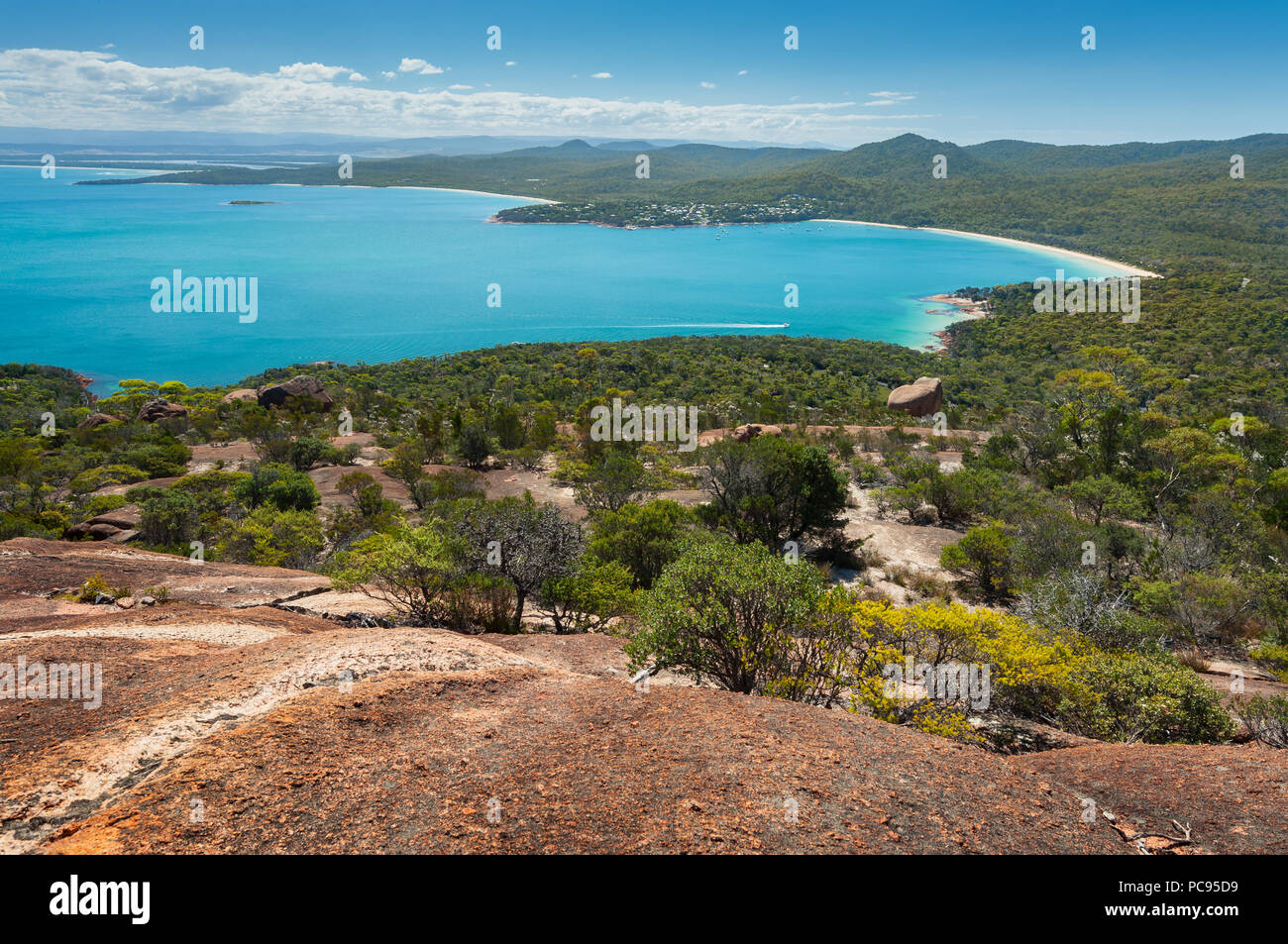 Blick vom Mount Amos auf Coles Bay. Stockfoto
