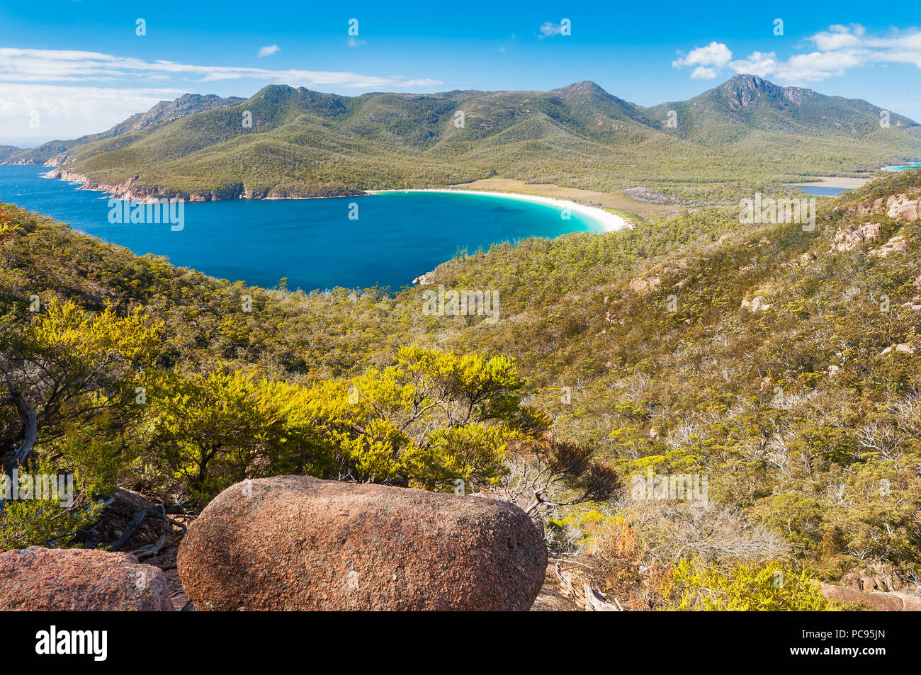 Berühmte Wineglass Bay im Freycinet Nationalpark. Stockfoto