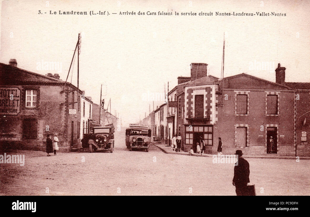 640 W 1158 - landreau 16 PlaceARipocheRueTrittau Stockfoto