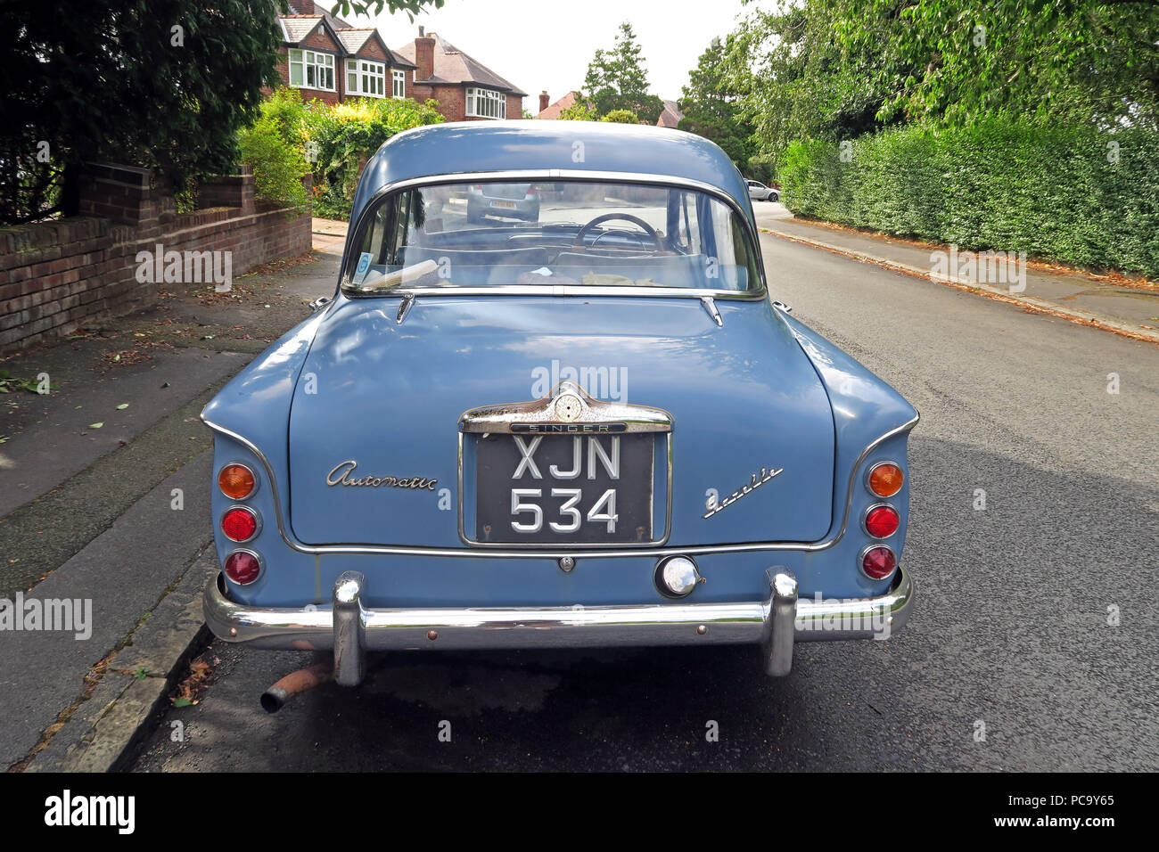 Singer Gazelle classic car, blau, XJN534, auf der Straße, Stockton Heide, Warrington, Cheshire, North West England, Großbritannien Stockfoto
