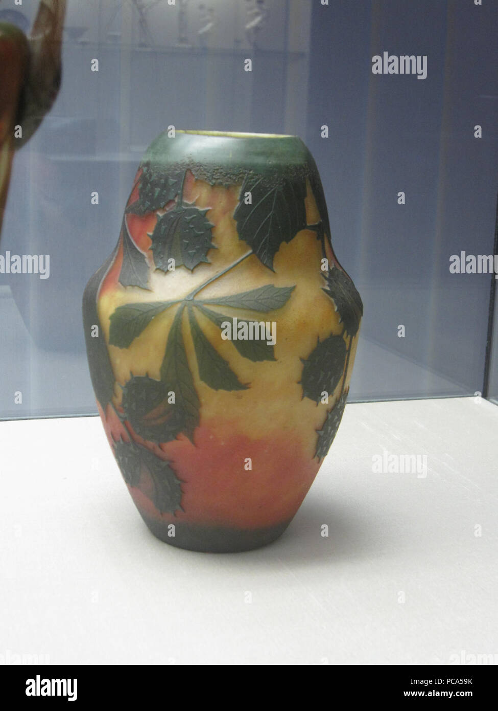 626 Vase avec de rameaux châtaigners Daum Frères 2 Stockfoto