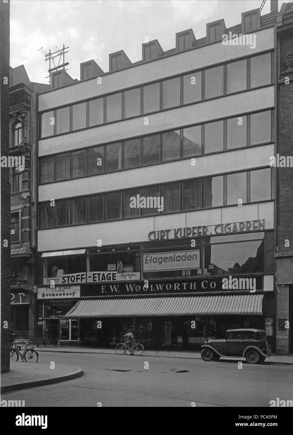 AHW Kaufhaus Woolworth Petersstr 28 Leipzig 1932. Stockfoto