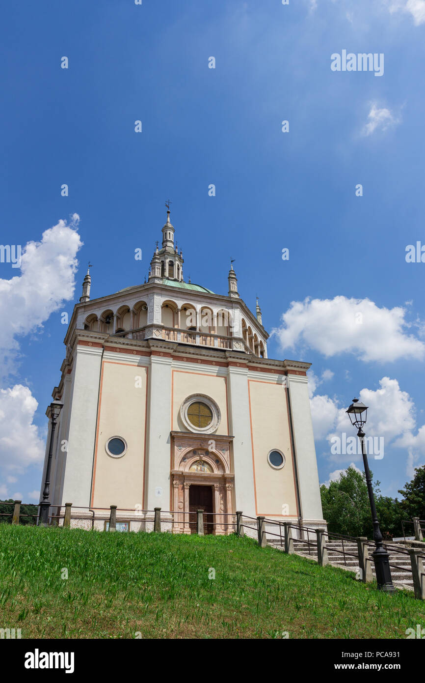 Kirche von Crespi d'Adda, Capriate San Gervasio, Bergamo, Lombardei/Italien - 15. Juni 2018: Stockfoto