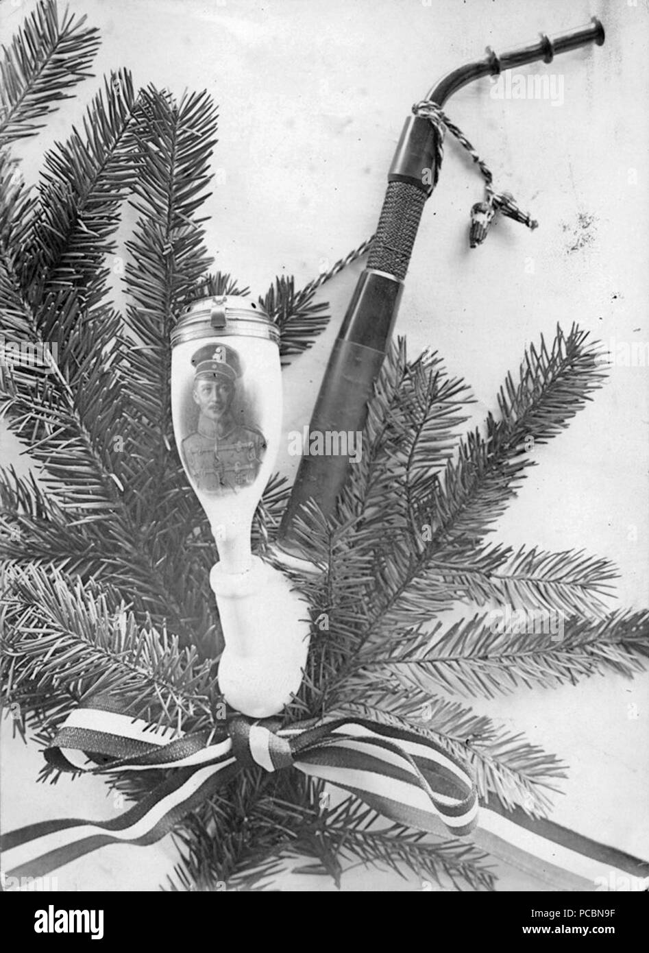 16 Krone - Prince - Wilhelms - Weihnachtsgeschenk-zu-sein-Truppen -352029208827 Stockfoto 16 Krone - Prince - Wilhelms - Weihnachtsgeschenk-zu-sein-Truppen -352029208827 Stockfoto