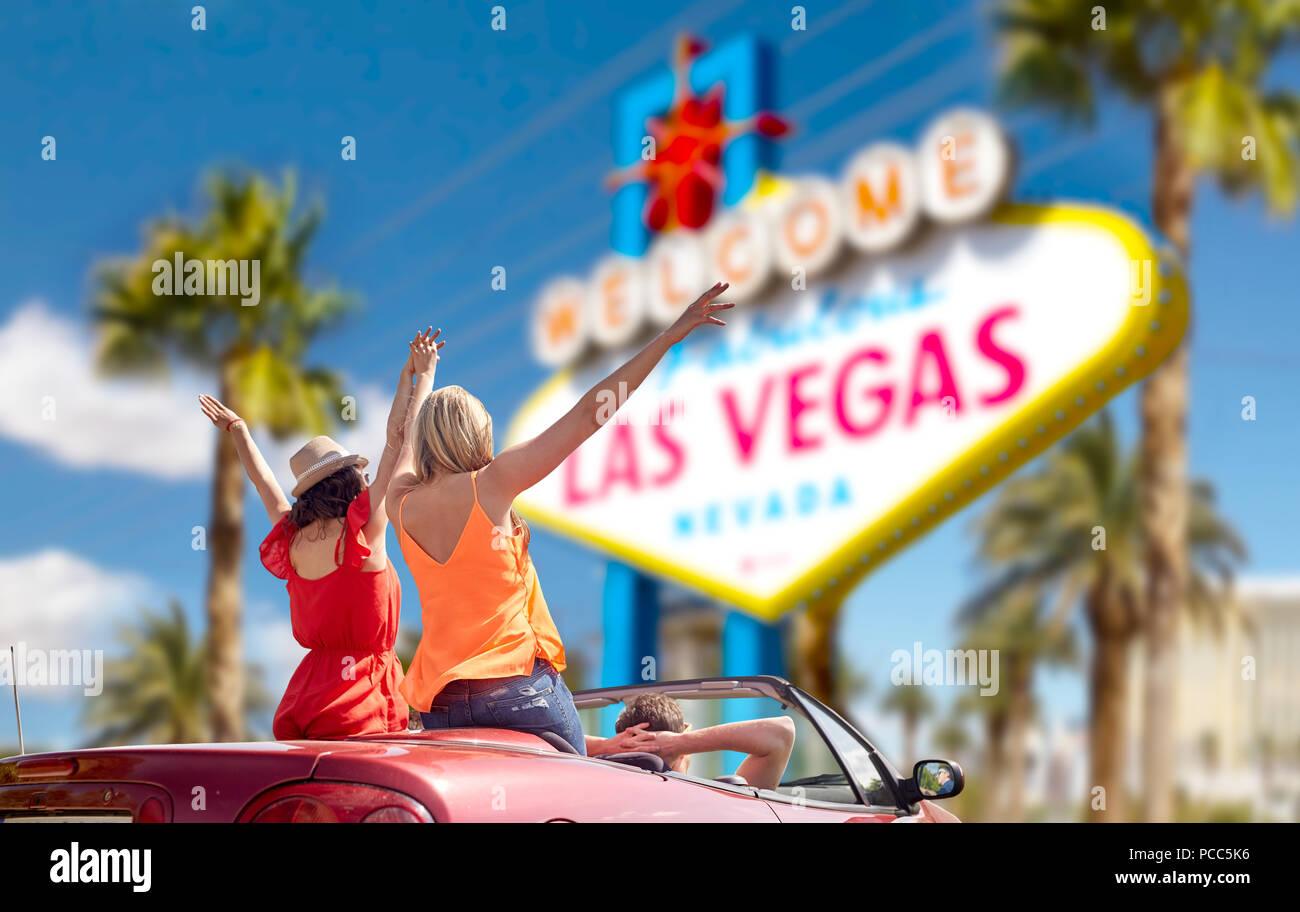 Freunde der Fahrt im Cabrio bei Las Vegas Stockfoto