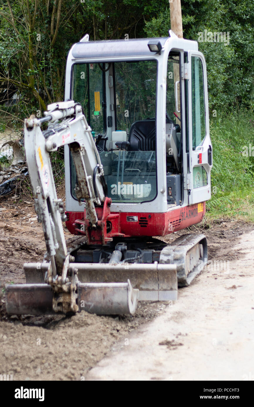 Mini excavator digger digging machine -Fotos und -Bildmaterial in hoher ...