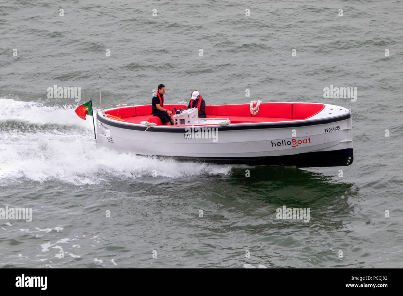 Hallo Boot Wasser Taxi und Wasser Sightseeing Service Provider in Lissabon Portugal Stockfoto