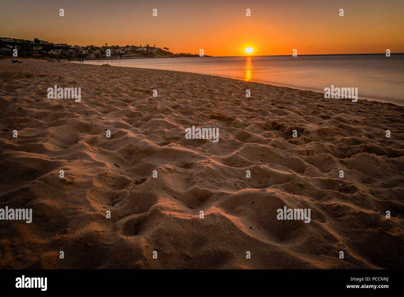Sonnenuntergang in Frankston Beach in Port Philip Bay in Australien Stockfoto
