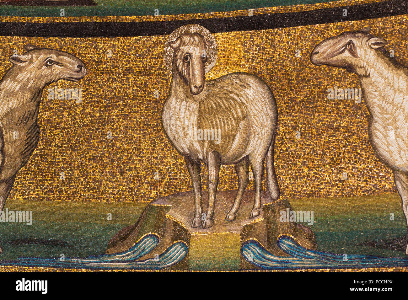 Agnus Dei - Detail des 6. Jahrhunderts Apsis Mosaik (530 AC) - Meisterwerk der frühen christlichen Kunst - Basilika Santi Cosma e Damiano - Rom Stockfoto