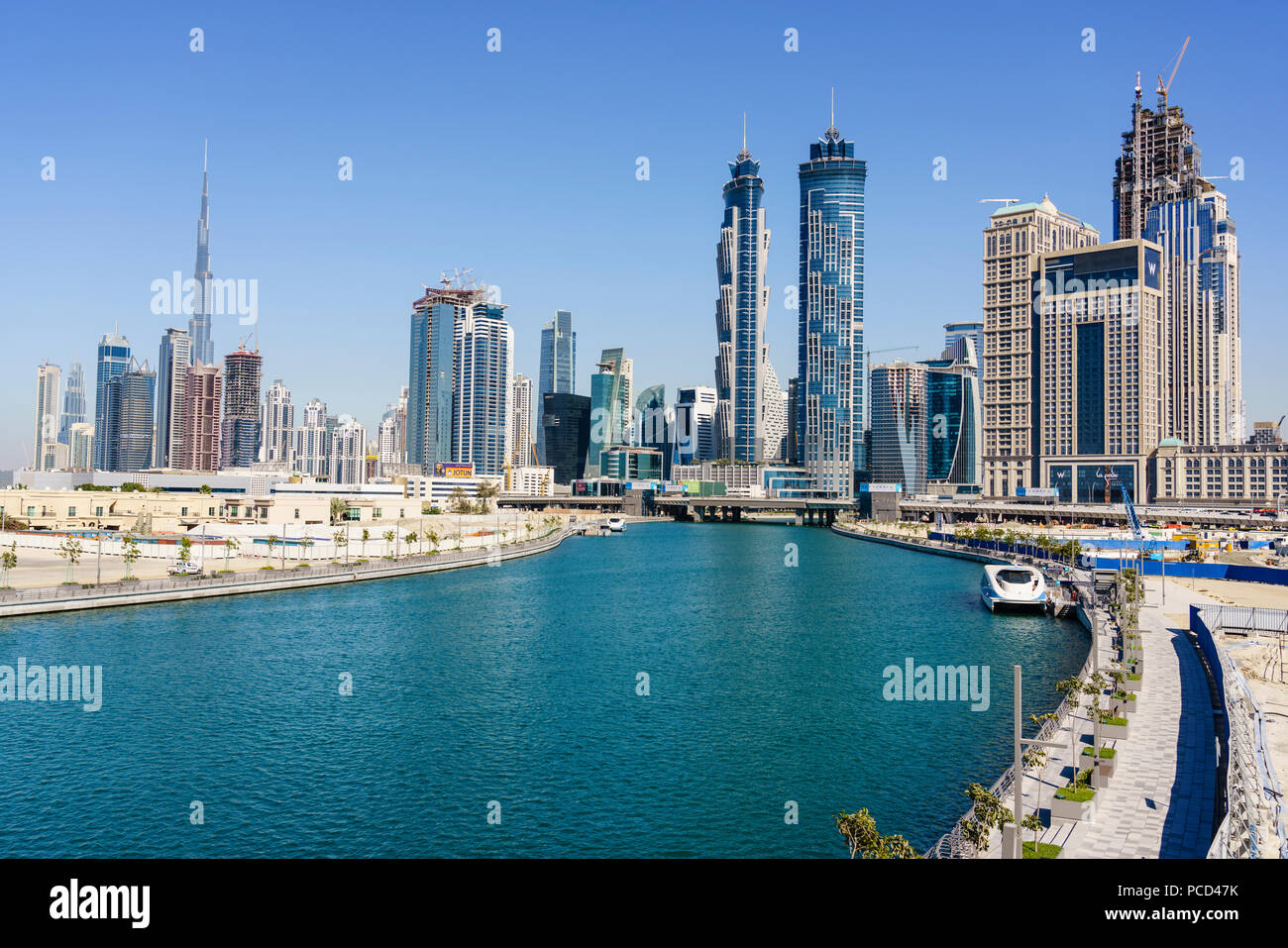 Skyline von Dubai von Dubai Wasser Kanal, Business Bay, Dubai, Vereinigte Arabische Emirate, Naher Osten Stockfoto
