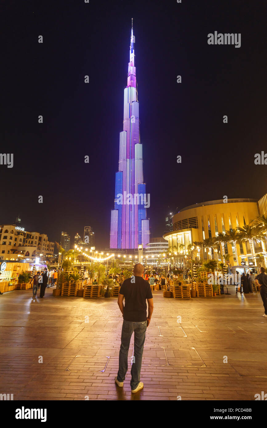 Burj Khalifa Light Show, Dubai Mall und Burj Khalifa, Dubai, Vereinigte Arabische Emirate, Naher Osten Stockfoto