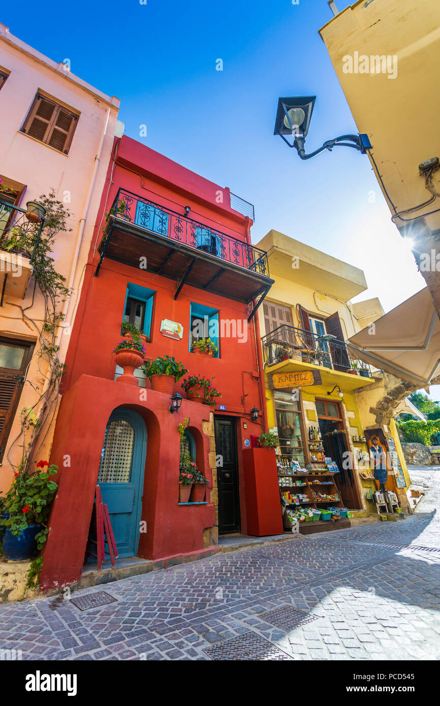 Farbenfrohe Gebäude, Kreta, griechische Inseln, Griechenland, Europa Stockfoto