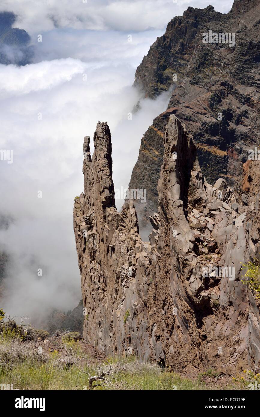 Vulkanische Deich am Rand der Caldera de Taburiente, Roque de Los Muchachos, La Palma, Kanarische Inseln, Spanien Stockfoto