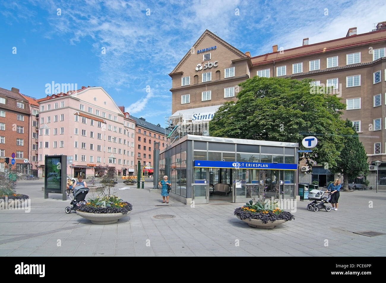 STOCKHOLM, Schweden - 11. Juli 2018: Die U-Bahnstation Sankt Eriksplan in Vasastan am 11. Juli 2018 in Stockholm, Schweden. Stockfoto