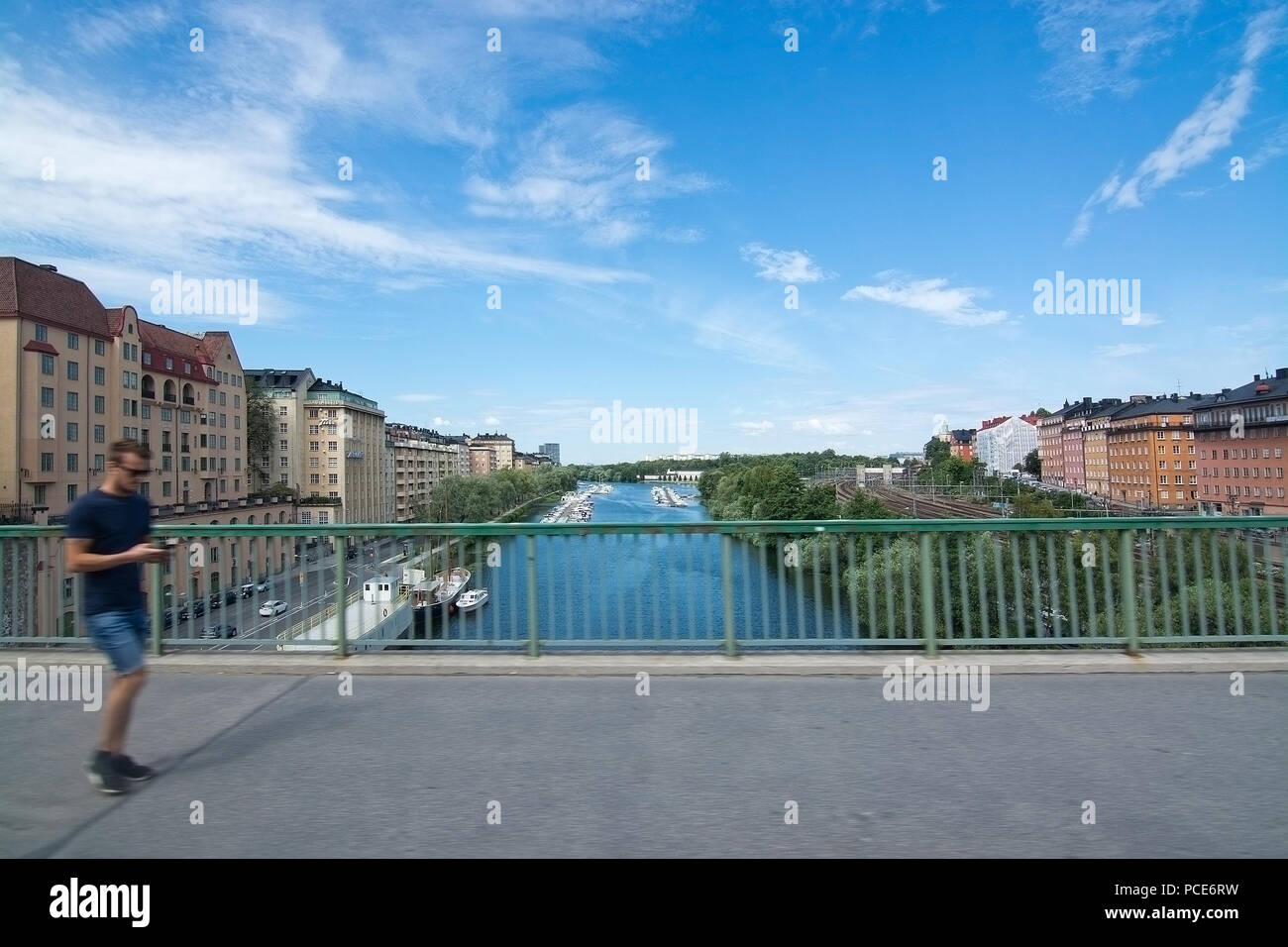 STOCKHOLM, Schweden - 11. JULI 2018: Sankt Erik Brücke zwischen Vasastan und Kungsholmen am 11. Juli 2018 in Stockholm, Schweden. Stockfoto