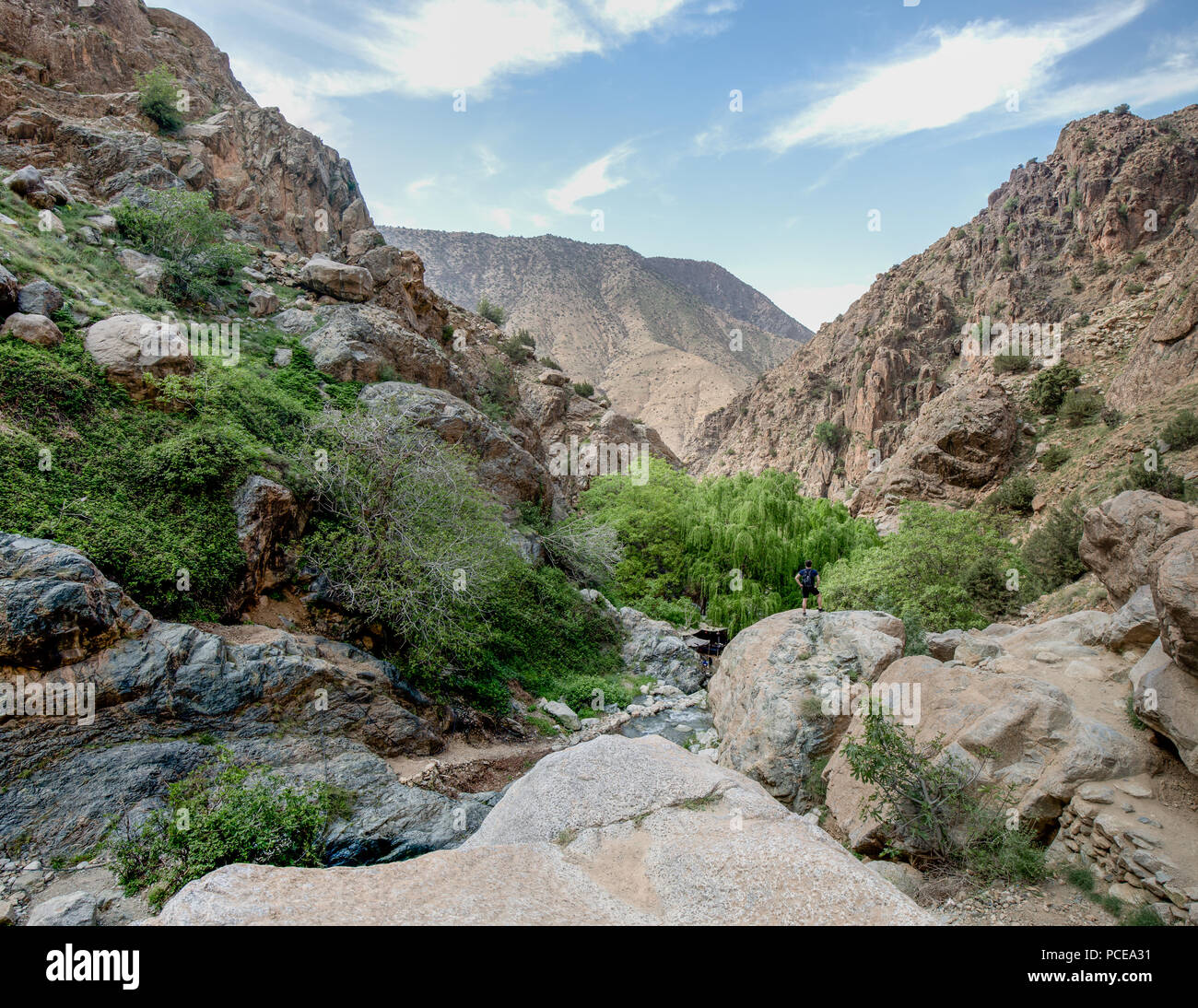 Berge, Landschaften und Wasserfall im Tal von Ourika, Marokko Stockfoto