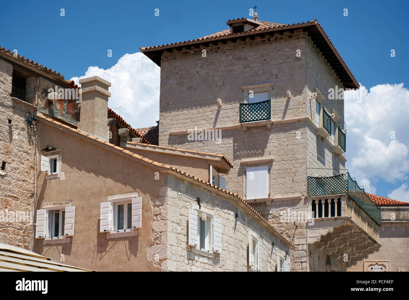 Sibenik ist eine historische Stadt und Hafen an der adriatischen Küste in Split-dalmatien County, Kroatien Stockfoto