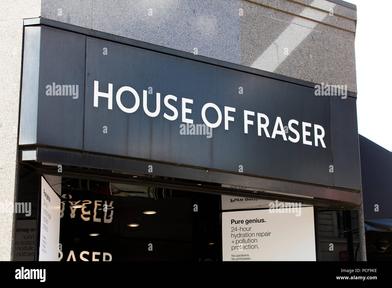 LONDON, Großbritannien - 31 JULI 2018: House of Fraser Kaufhaus shop vorne in der Oxford Street in Central London. Stockfoto
