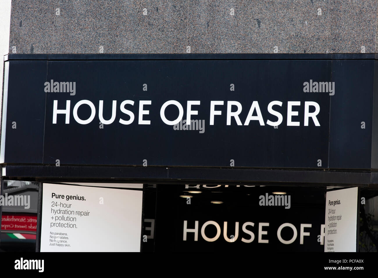 LONDON, Großbritannien - 31 JULI 2018: House of Fraser Kaufhaus shop vorne in der Oxford Street in Central London. Stockfoto