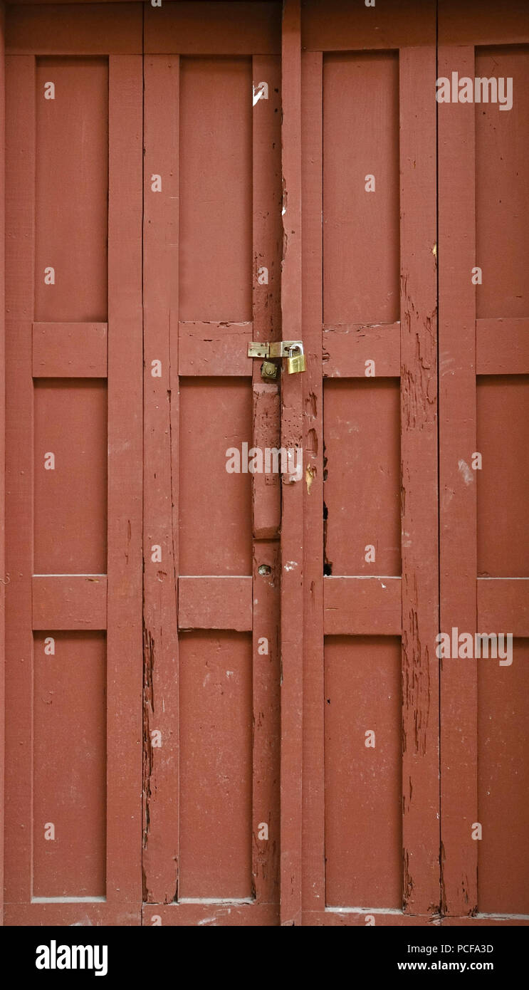 Nahaufnahme eines alte Holztür in der Altstadt von Panama Stockfoto