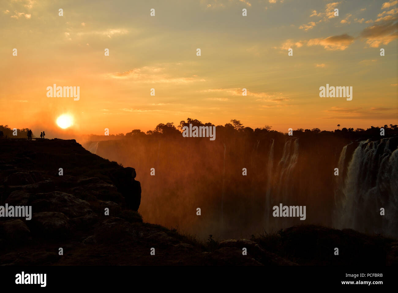 Bei Sonnenuntergang in Victoria Falls, Simbabwe, Afrika Stockfoto