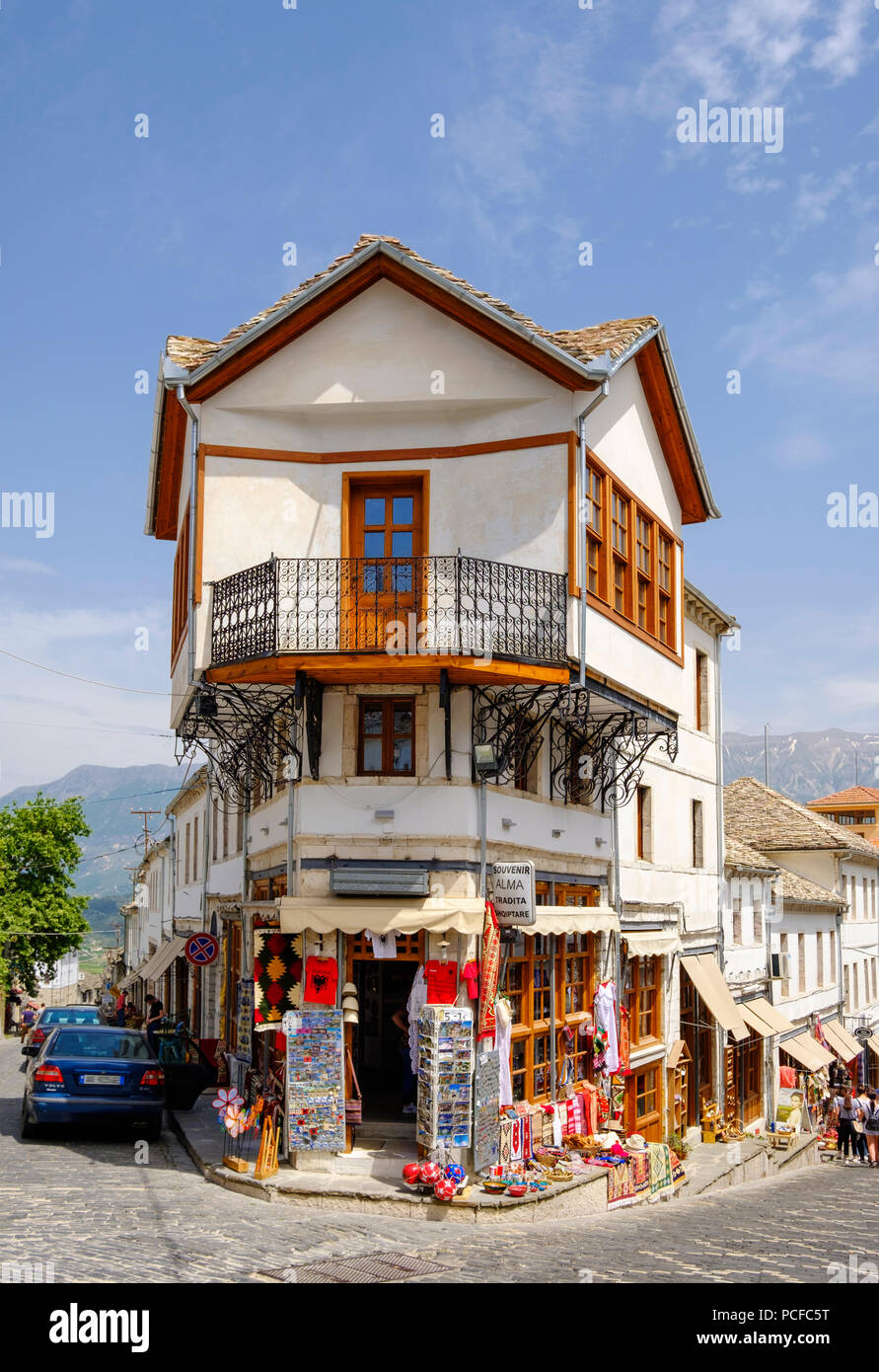 Basar Bezirk, Qafa e Pazarit, Altstadt, Gjirokastra, Gjirokastër, Albanien Stockfoto