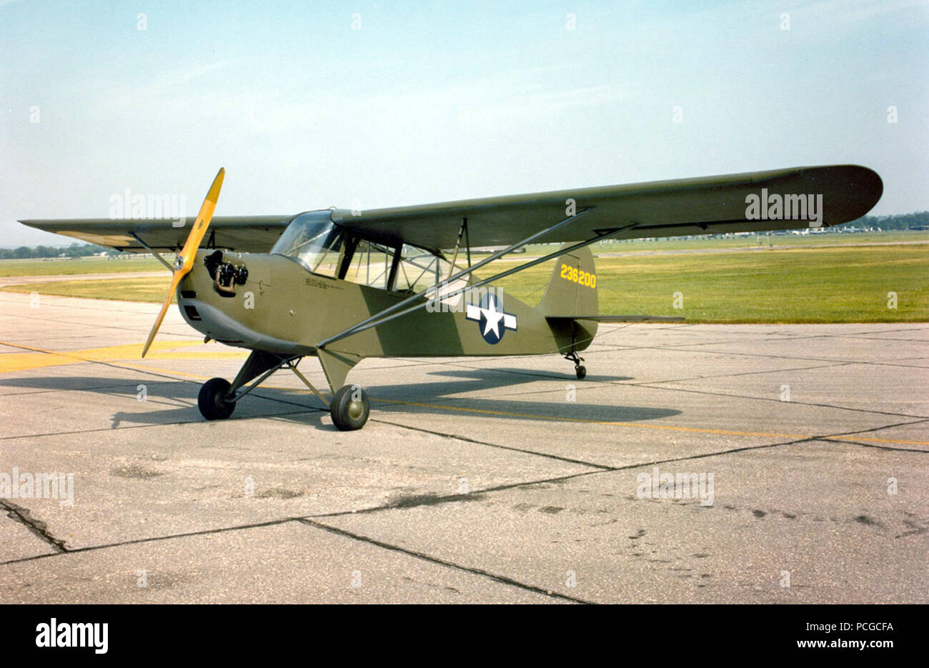 DAYTON, Ohio - Aeronca L-3B "Grasshopper" am Nationalen Museum der United States Air Force. Stockfoto