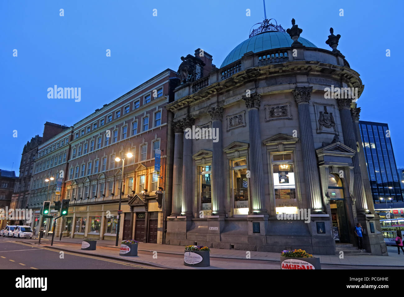 Das Observatorium, O'Neill's Leeds, in der Dämmerung, der Schwarze Prinz, 40 Boar LN, Stadtzentrum von Leeds, West Yorkshire, England, Großbritannien, LS1 2An Stockfoto