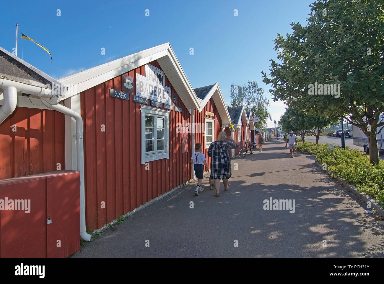 NYNASHAMN, Schweden - 18. JULI 2018: Nynas rokeri Meeresfrüchte Geschäfte und Läden außen am 18. Juli 2018 in Nynashamn, Schweden. Stockfoto