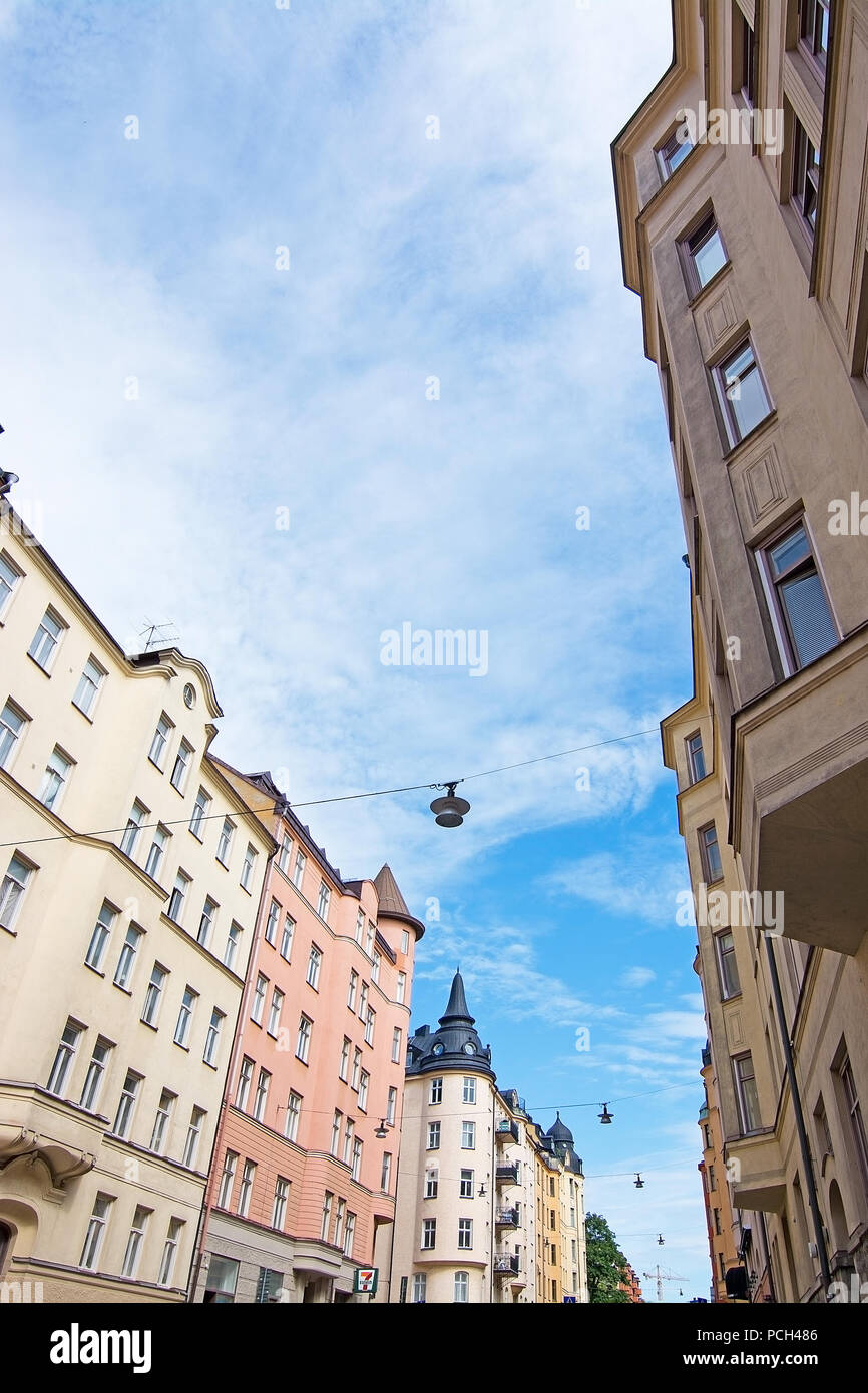 Vasastan typische jahrhundert alte Gebäude in Gelb reibeputz in Stockholm, Schweden. Stockfoto