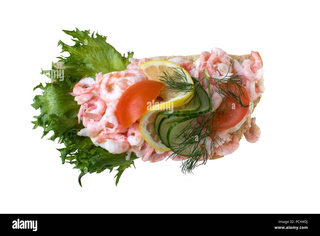 Shrimp Sandwich mit Tomate, Zitrone und Salat Blatt traditionelle schwedische Küche Stockfoto