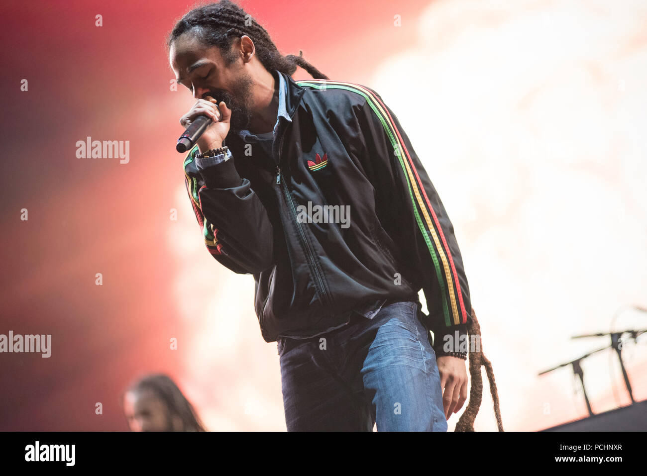 BONTIDA, Rumänien - 18 JULI 2018: Damian Marley, vier Grammy Award Gewinner, und der Sohn des Reggae Legende Bob Aqua-lounge ein Live Konzert in der Elektrischen Stockfoto