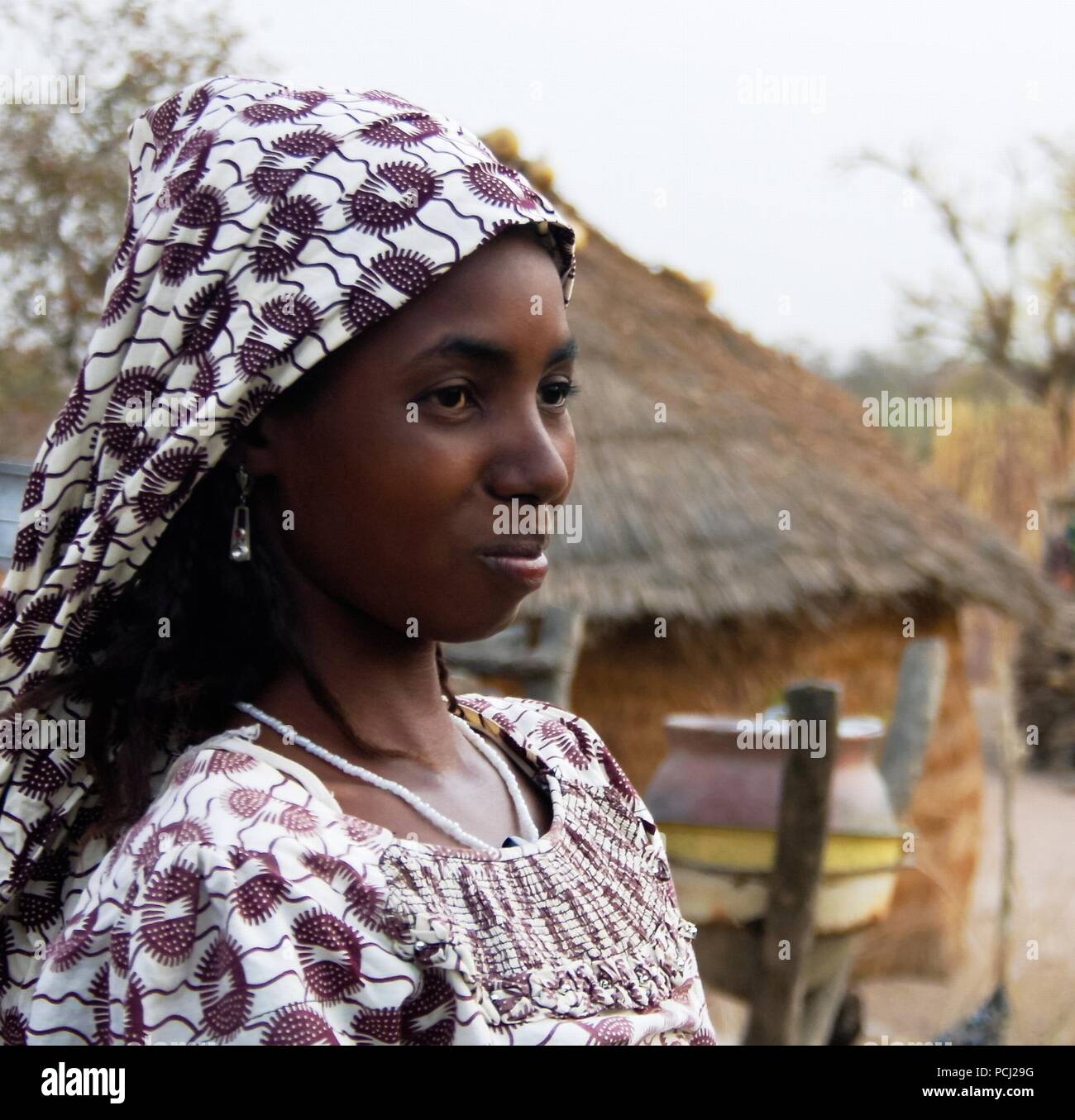 Blick auf die fulbe aka fulani Stamm Frau - 26-02-2014 Tchamba, Kamerun Stockfoto