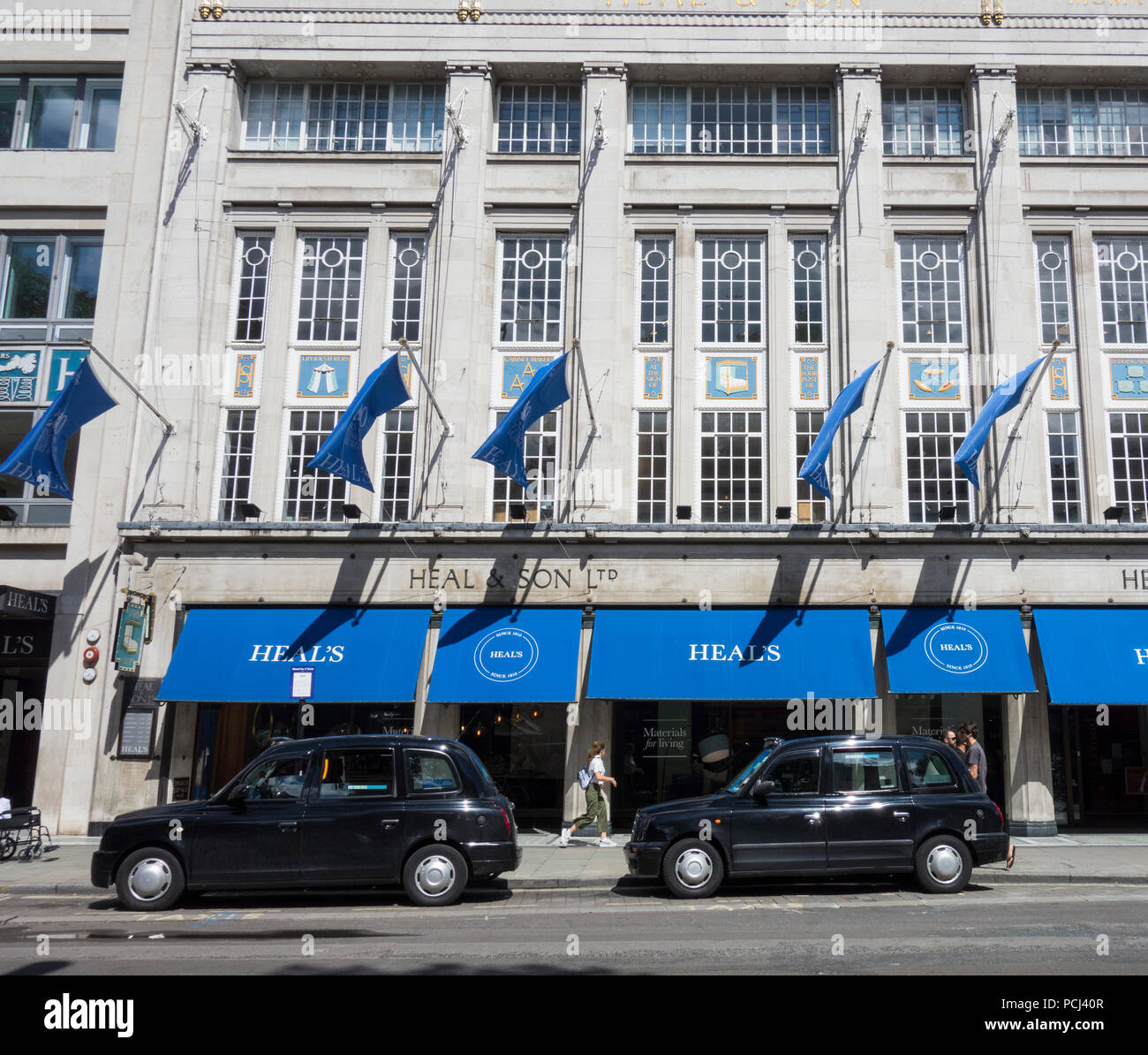 Der heilen Möbel- und Einrichtungshaus der Tottenham Court Road, London, UK Stockfoto