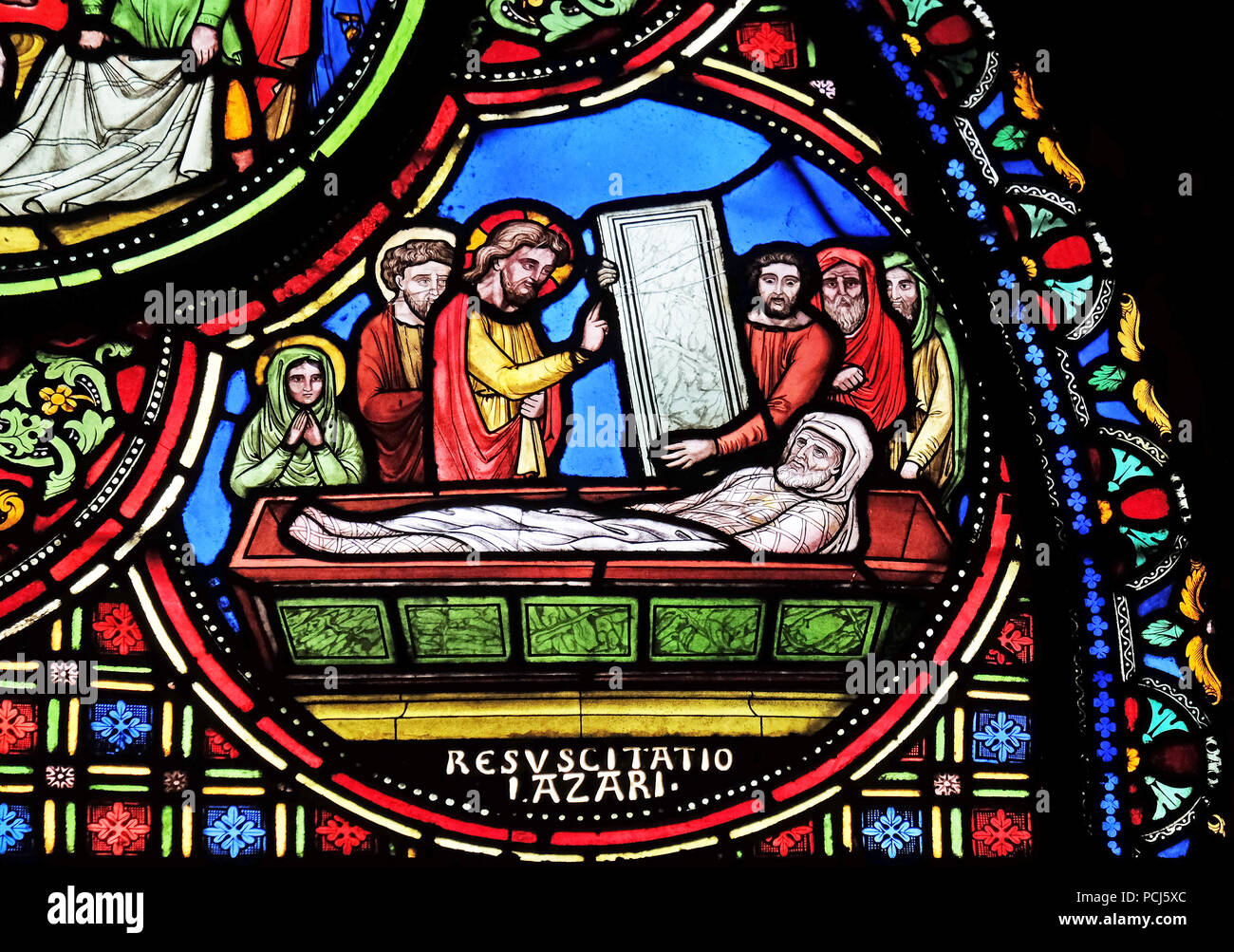 Auferweckung des Lazarus, die Glasfenster von St. Germain-l'Auxerrois Kirche in Paris, Frankreich Stockfoto