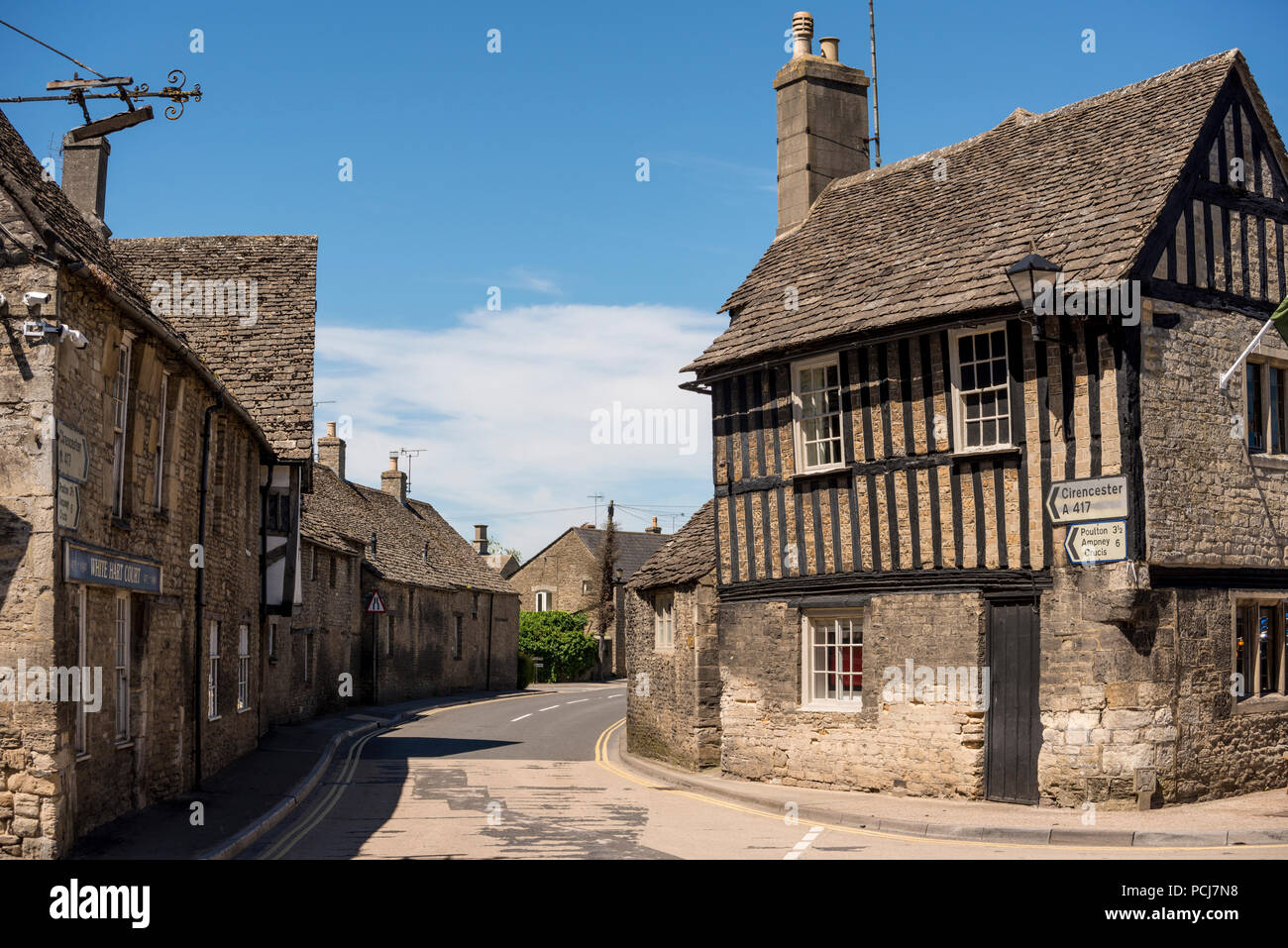 Alte Cotswold stone Gebäude, Fairford, Gloucestershire, VEREINIGTES KÖNIGREICH Stockfoto