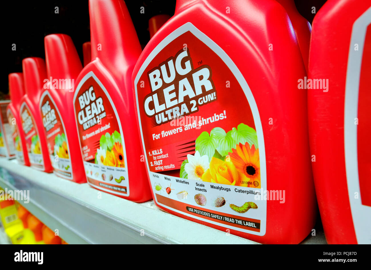 Fehler klar Schädlingsbekämpfung Produkt für Blumen und Sträucher Stockfoto
