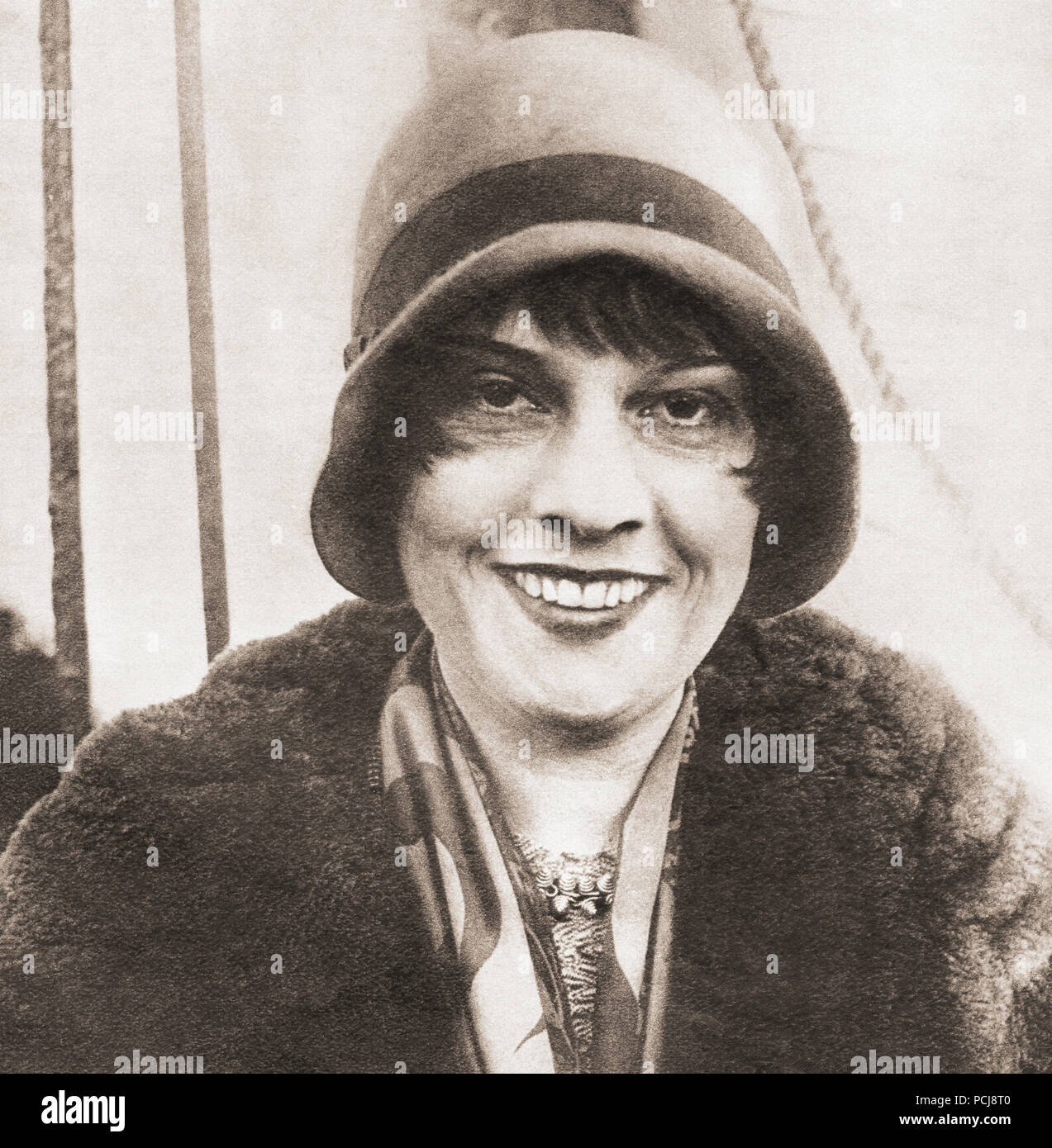 Anita Loos, 1889 - 1981. Amerikanische Drehbuchautor, Dramatiker und Autor des Comic Roman, Blondinen bevorzugt. Von diesen enormen Jahre, veröffentlicht 1938. Stockfoto
