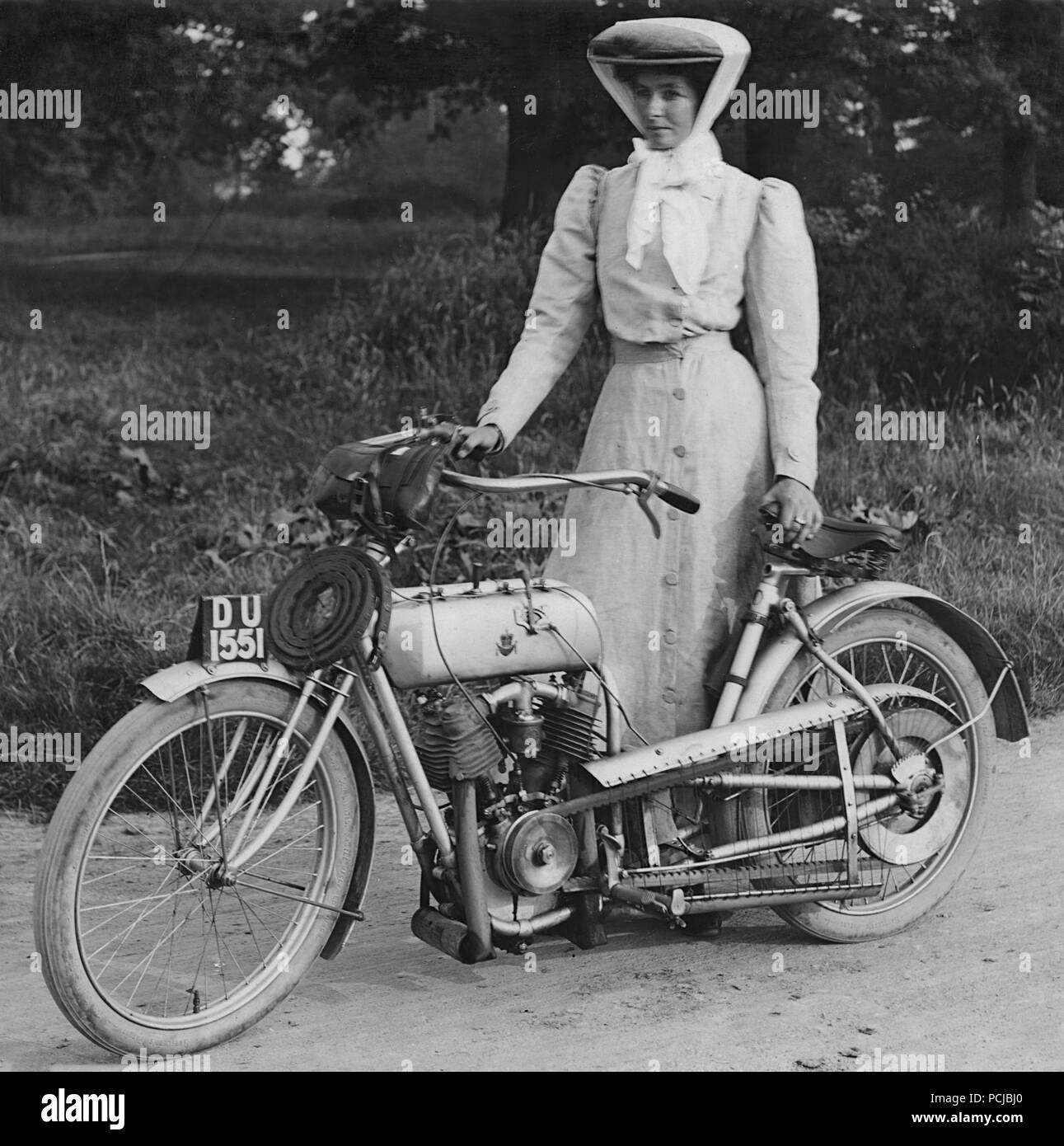 1906 Rex mit motorradfahrer Muriel Hind Stockfoto