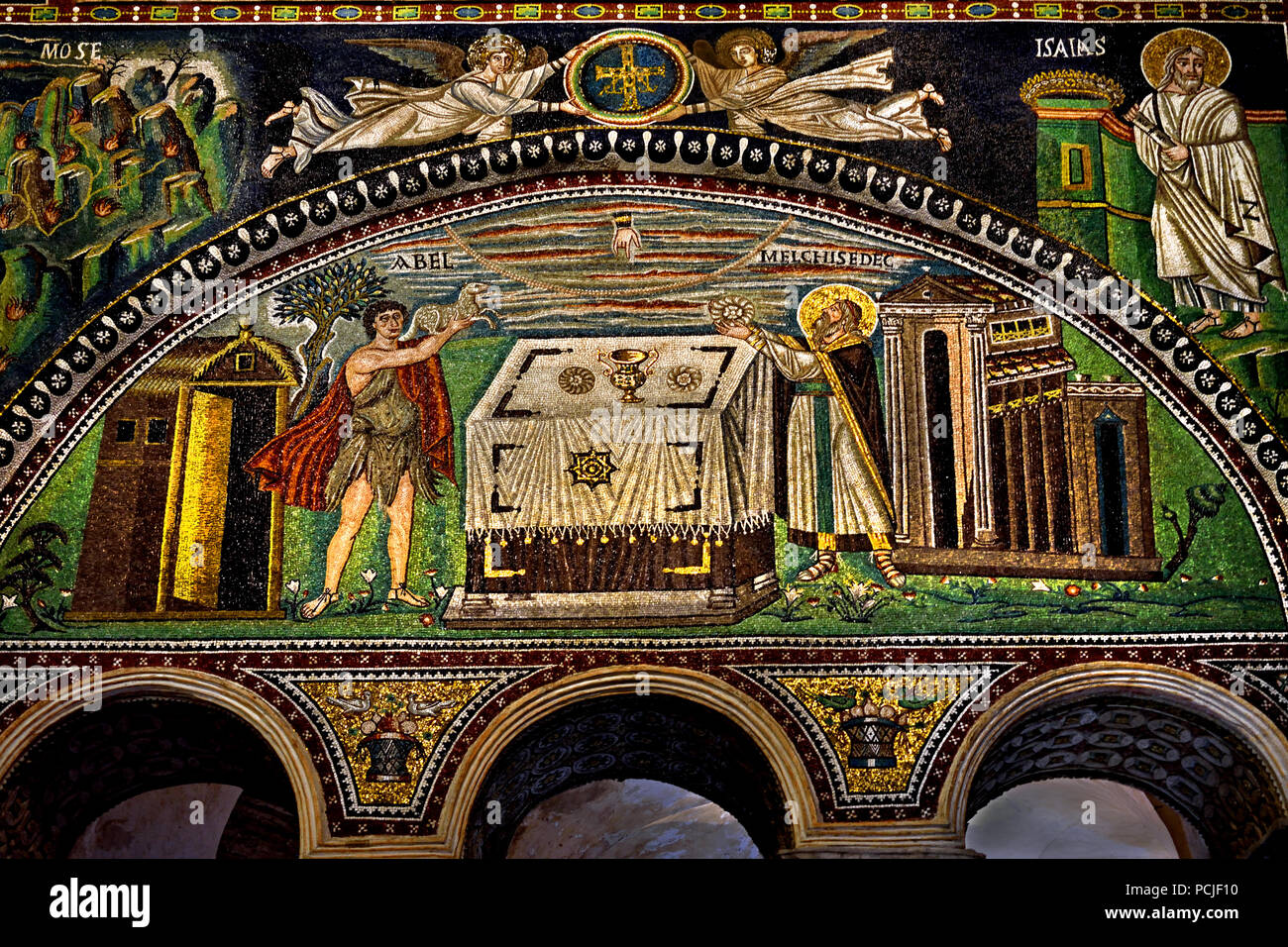 Opfer von Abel und Marjan Kwint in der Basilika von San Vitale 547 AD 6. Jahrhundert in Ravenna - Mosaiken (späte römische und byzantinische Architektur,) Emilia-Romagna - Nördliche Italien. (UNESCO Weltkulturerbe) Stockfoto