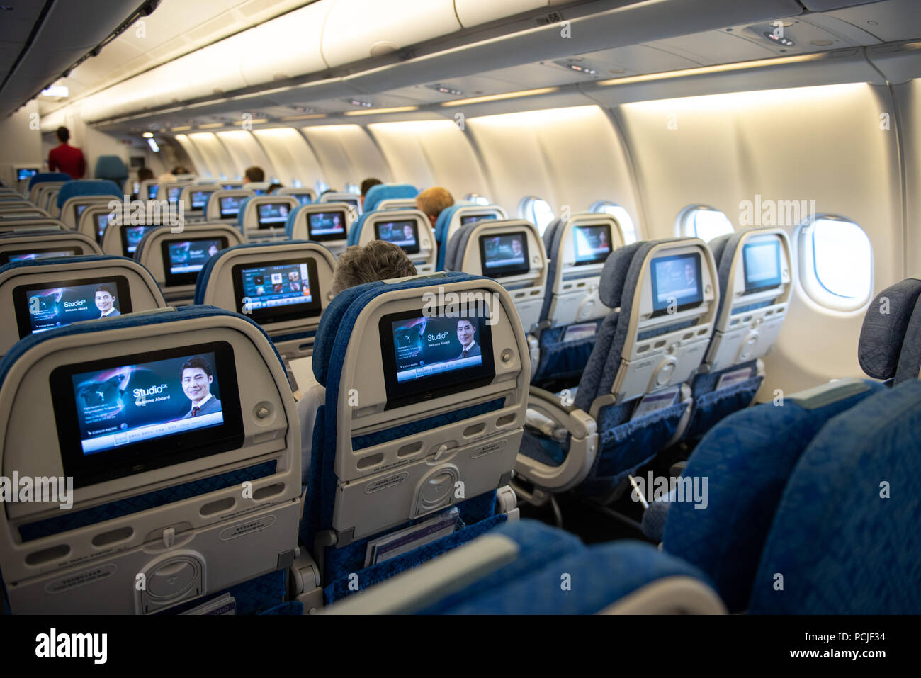 Hong Kong SAR, China, 26. Juni 2018. An Bord der Cathay Pacific A330-300 Flugzeug. Internationaler Flughafen Hong Kong zum Hotel in Sydney Kingsford Smith Airpo Stockfoto