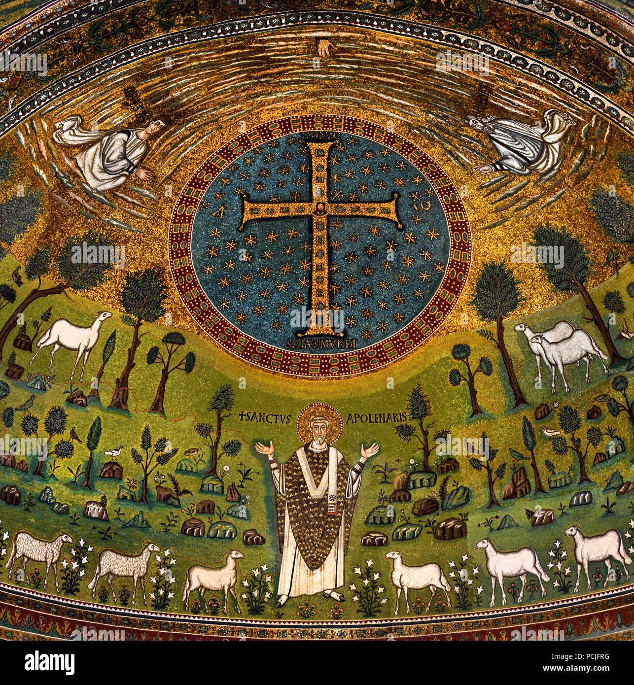 6./7. Jahrhunderts byzantinischen Mosaiken in Sant'Apollinare in Classe, Apsis mit Christus und Herde von Schafen Ravenna (späte römische und byzantinische Architektur,) Emilia-Romagna - Nördliche Italien. (UNESCO Weltkulturerbe) Stockfoto