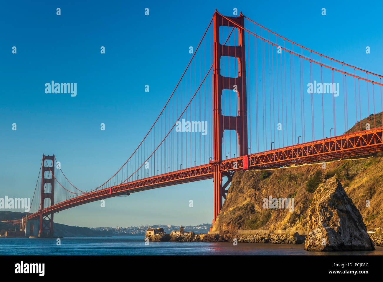 Abendrot auf der Golden Gate Bridge in San Francisco. Stockfoto