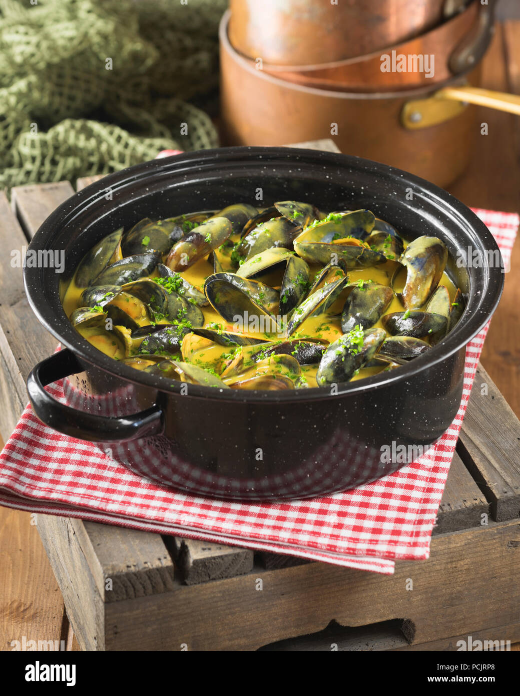 Mouclade. Muscheln in Sahne und Curry Sauce Frankreich Essen Stockfoto