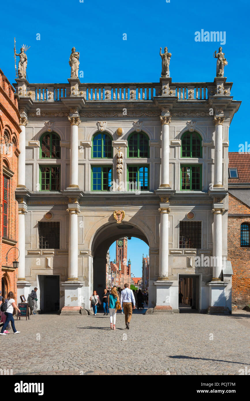 Danzig Golden Gate, mit Blick auf die Golden Gate (1612) am Eingang zu den königlichen Weg in der Altstadt von Danzig, Pommern, Polen stationiert. Stockfoto