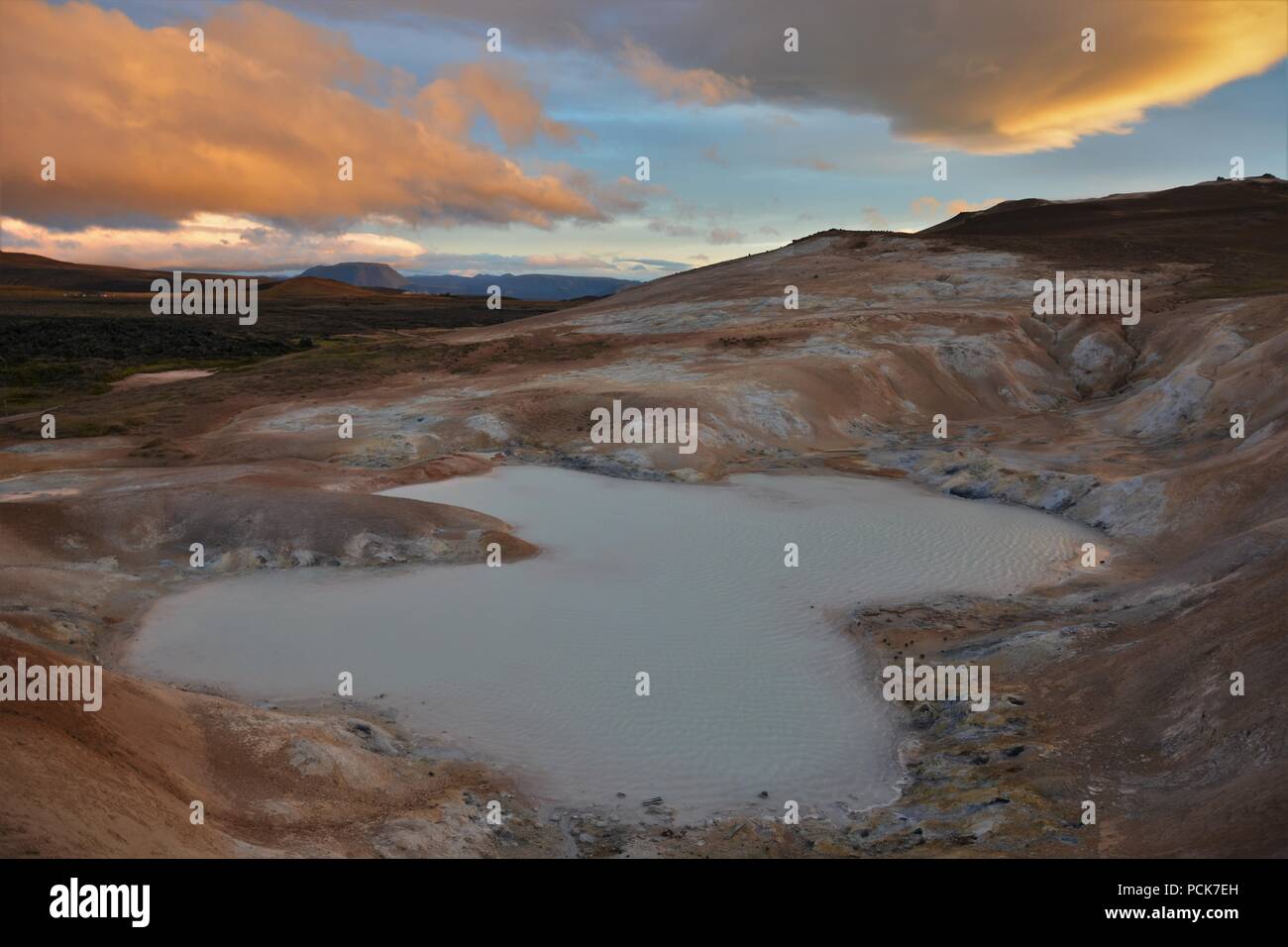 Krafla Lavafelder und die natürliche Schwefel Pools Stockfoto