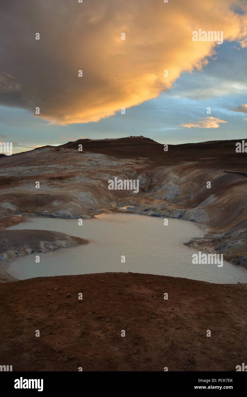 Krafla Lavafelder und die natürliche Schwefel Pools Stockfoto